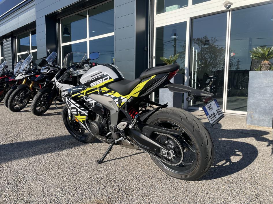 TRIUMPH 	DAYTONA 660