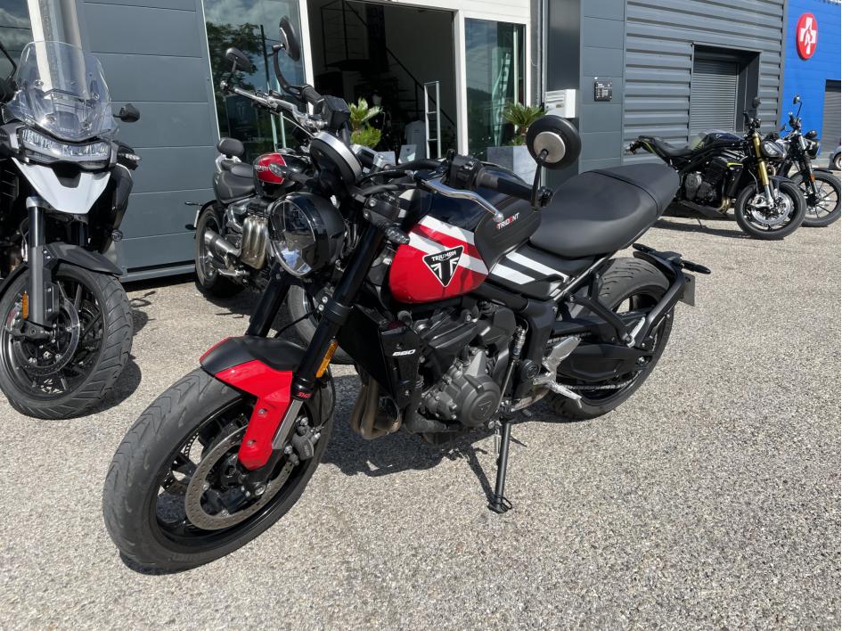 TRIUMPH TRIDENT 660