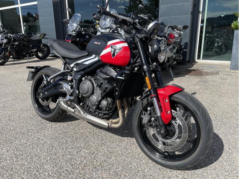 TRIUMPH TRIDENT 660