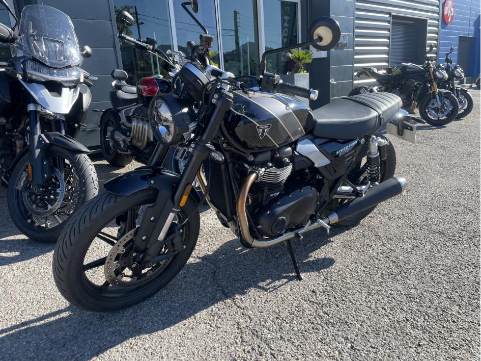 TRIUMPH SPEED TWIN 900