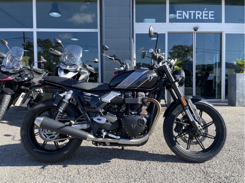 TRIUMPH SPEED TWIN 900