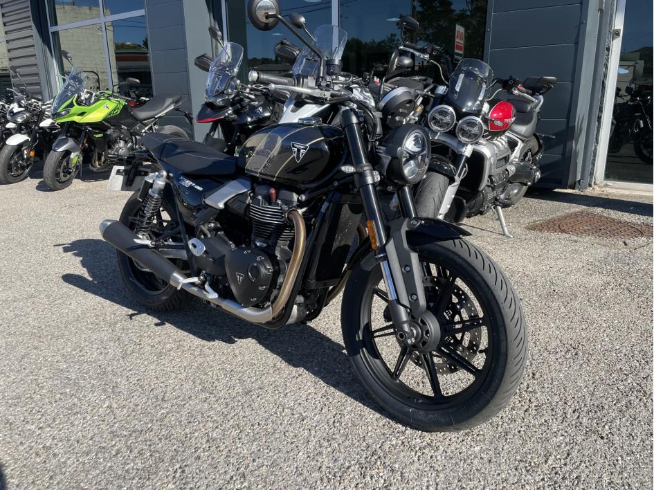 TRIUMPH SPEED TWIN 900