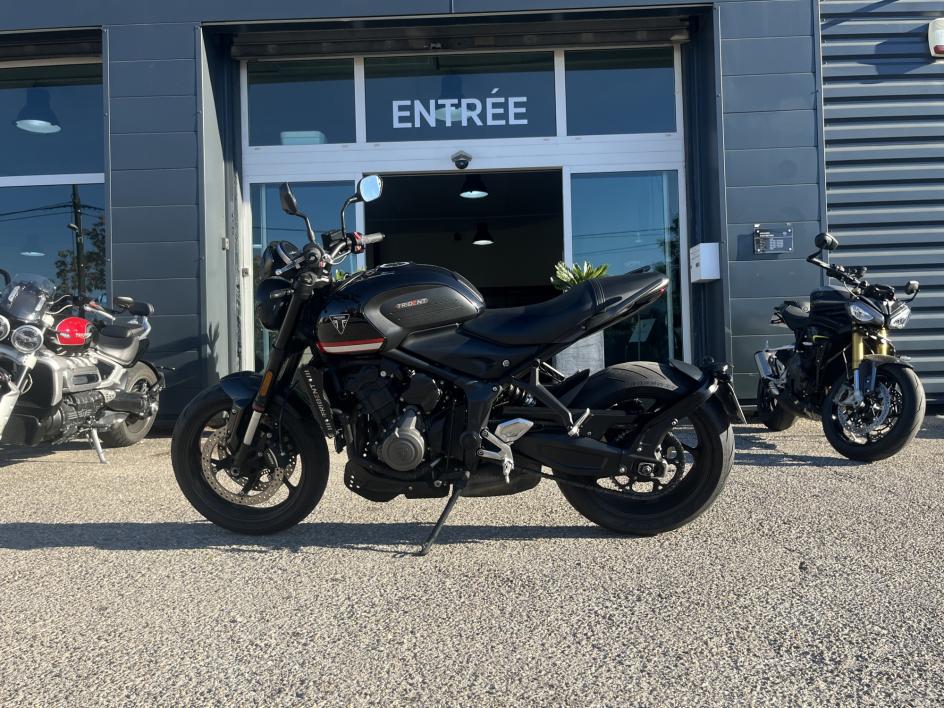 TRIUMPH TRIDENT 660