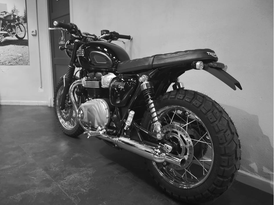 Une BONNEVILLE T100 qui change de l'ordianaire!